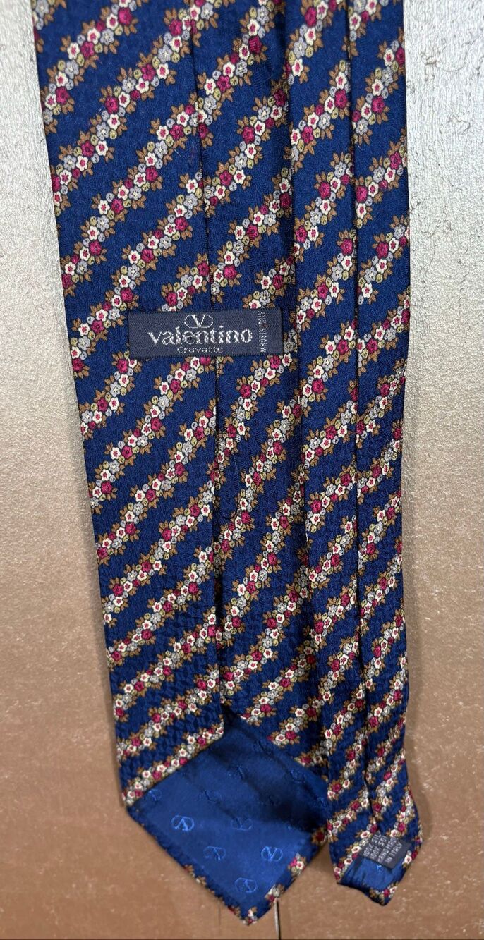 Valentino tie - Picture 5 of 5